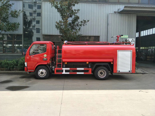 东风5吨消防洒水车,5立方消防洒水车
