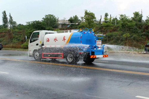5吨环卫洒水车 5吨环卫洒水车