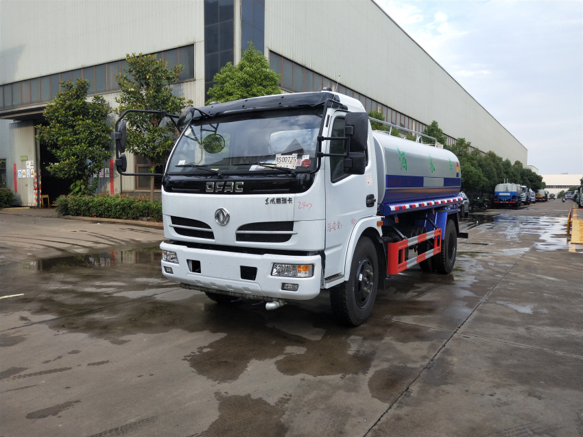 购买洒水车，洒水车那个厂家好，程力洒水汽车有限公司