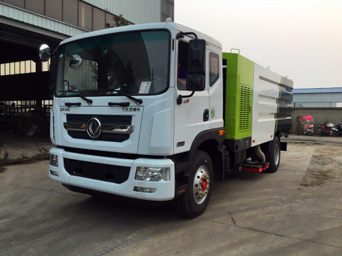 吸尘车