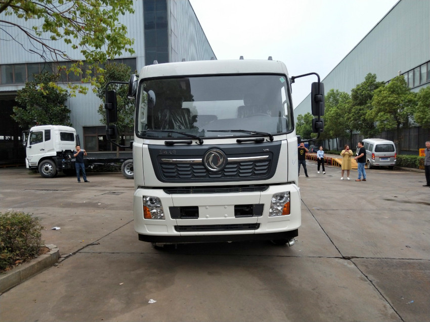 东风天锦洒水车厂家_12吨洒水车_15吨洒水车