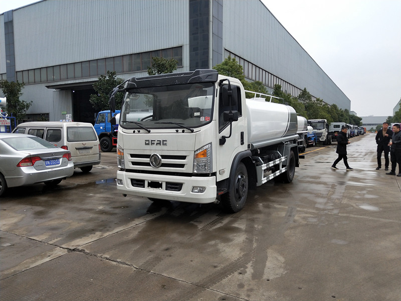 福田欧马可8方洒水车-福田8方洒水车厂家价格报价-程力洒水车厂家直销