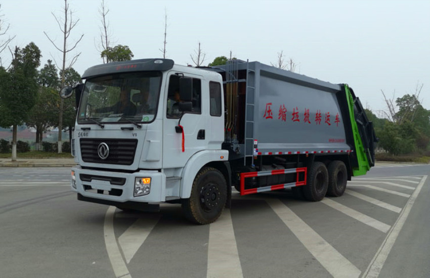新疆新采购一批多利卡压缩垃圾车-程力压缩垃圾车厂家直销-湖北程力