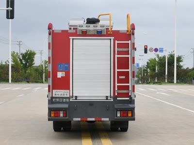 新东日牌YZR5060TXFQC60/Q6型器材消防车