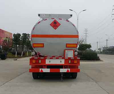 楚飞牌CLQ9352GYY型运油半挂车